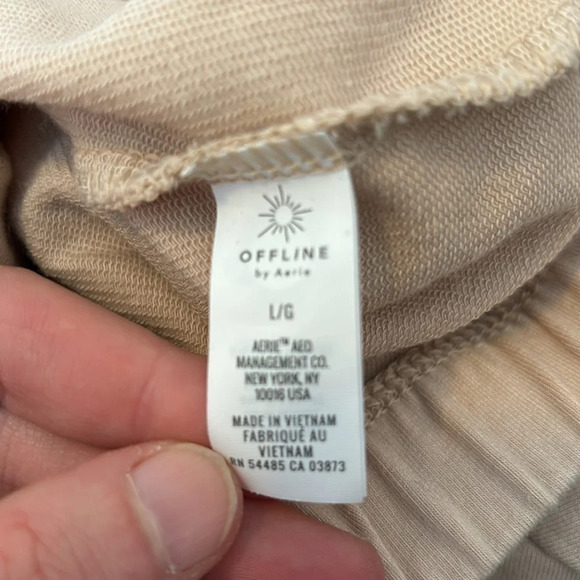 Offline by Aerie women’s cream color crop sweatshirt size large - Picture 8 of 9